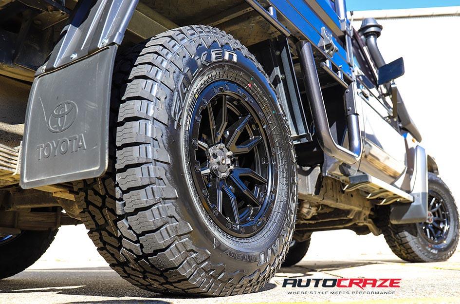 TOYOTA LANDCRUSIER REBEL MATTE BLACK